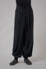 Load image into Gallery viewer, 005-Crevice Balloon Pants in wool

