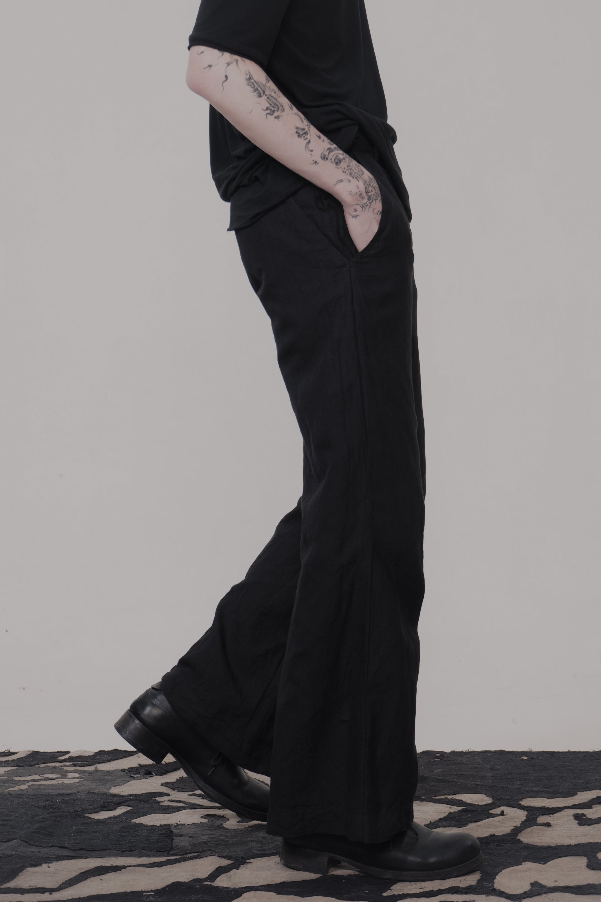 026 - Basic Flare Pants in linen