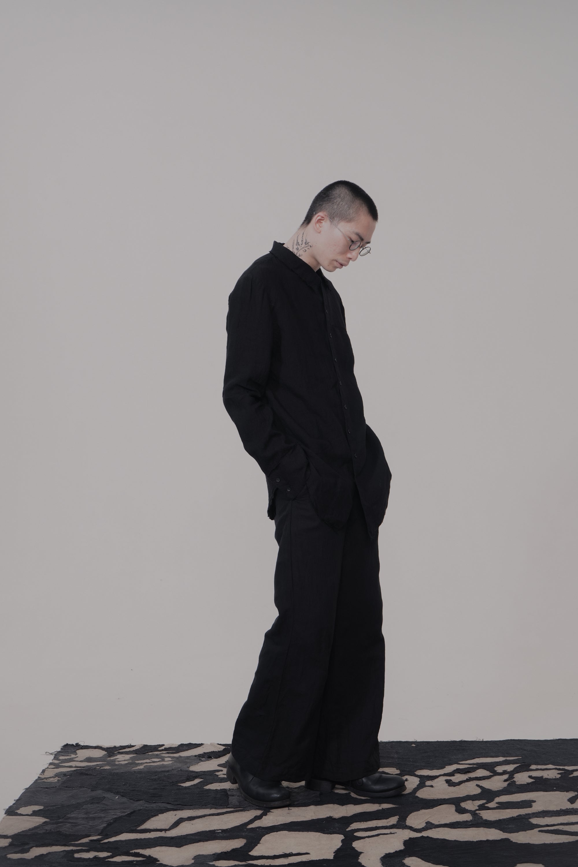011- The Hole Shirt in linen