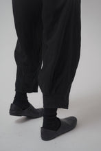 Load image into Gallery viewer, 041 - Basic Balloon Pants in linen
