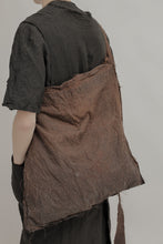Load image into Gallery viewer, 001- Mountain Bag (Brown)
